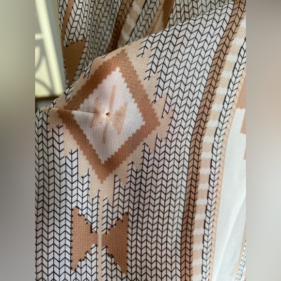 🕜 Anthropologie | See You Monday | Boho Aztec Fringe Poncho | Taupe | M | Flaw - Picture 10 of 10